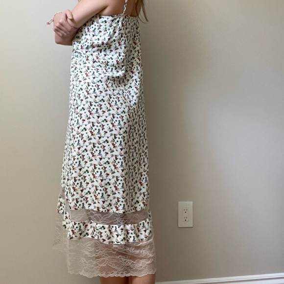 Aritzia Little Moon Floral Dress - limited collection - Picture 3 of 12